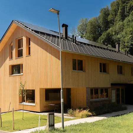 Haus Kanabe 아파트